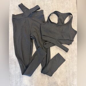 Mooslover Gray Crisscross Sports Bra & Leggings Set – Size Small